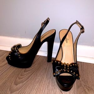 VALENTINO Black Leather Rockstud Bow Pumps
